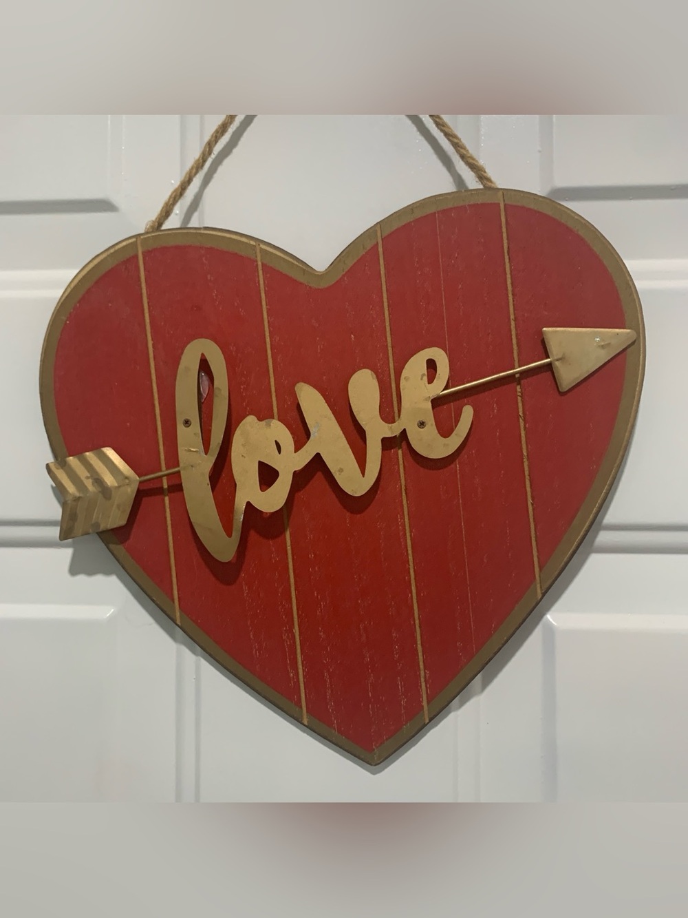 Red Heart 'Love' Wall Hanging - Gold Accent Home Decor